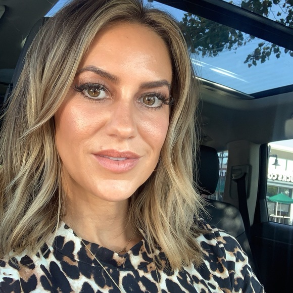 Meet your Posher, Sabrina - Picture 3 of 4